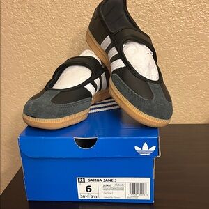 Adidas Samba Jane J Kids Sneakers - Black and Gray — size 6 / women’s 7.5